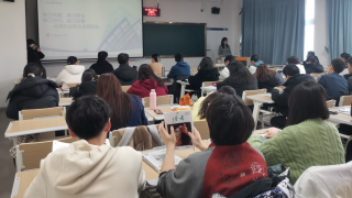 遇见未来更美好的自己 ——华龙证券兰州民主西路营业部“投资者教育进百校”活动
